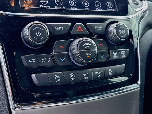 Used 2021 Jeep Grand Cherokee Laredo X AWD/4WD image 24