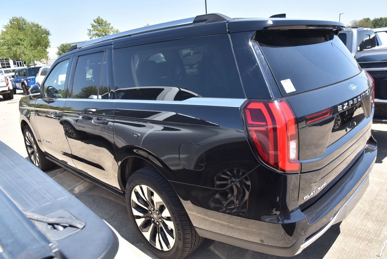 Certified 2025 Ford Expedition Max Platinum w/ Driver's Package AWD/4WD image 8