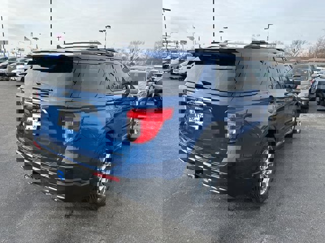 Certified 2023 Ford Explorer XLT w/ Equipment Group 202A image 3