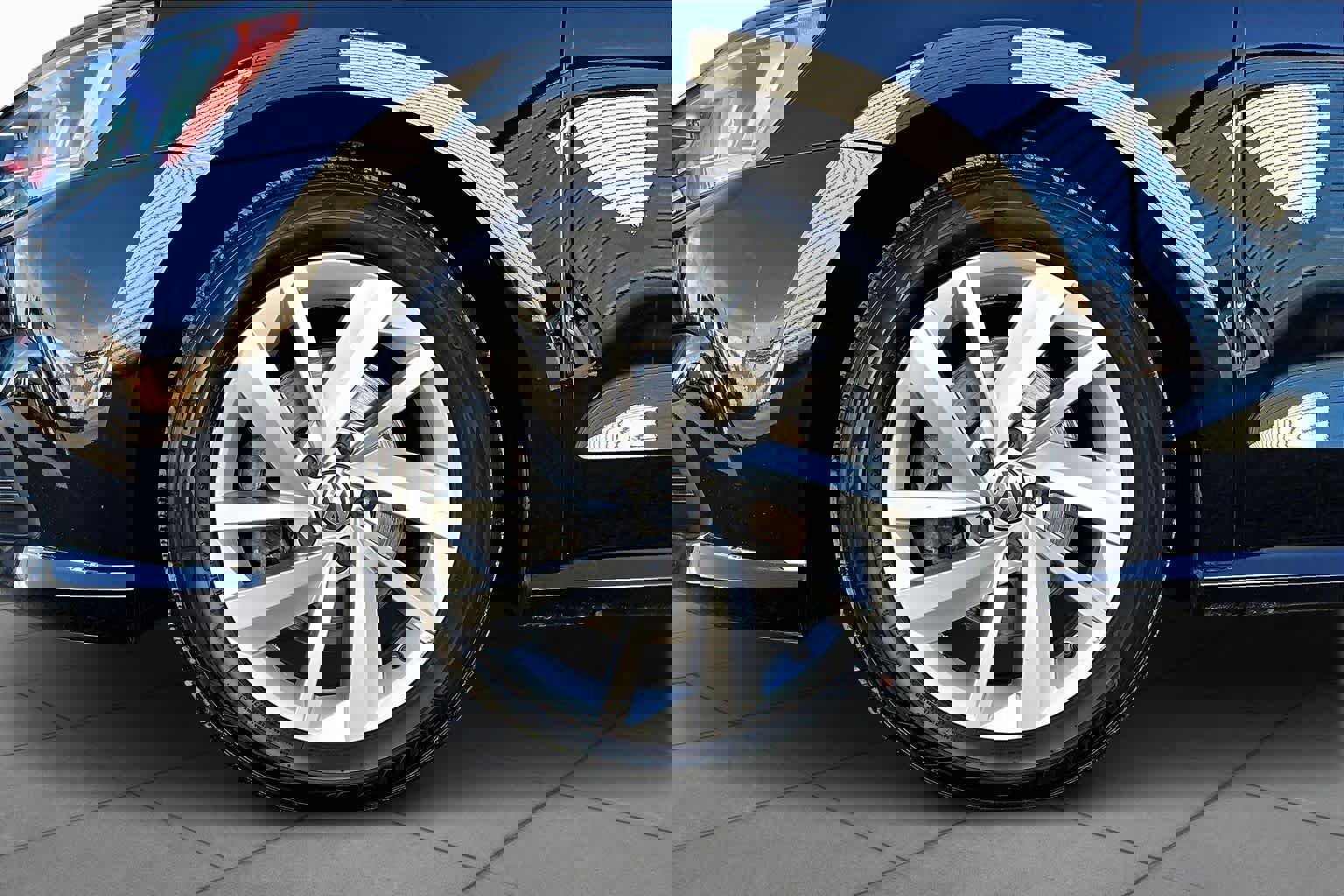 Used 2018 Volkswagen Passat 2.0T SE image 13