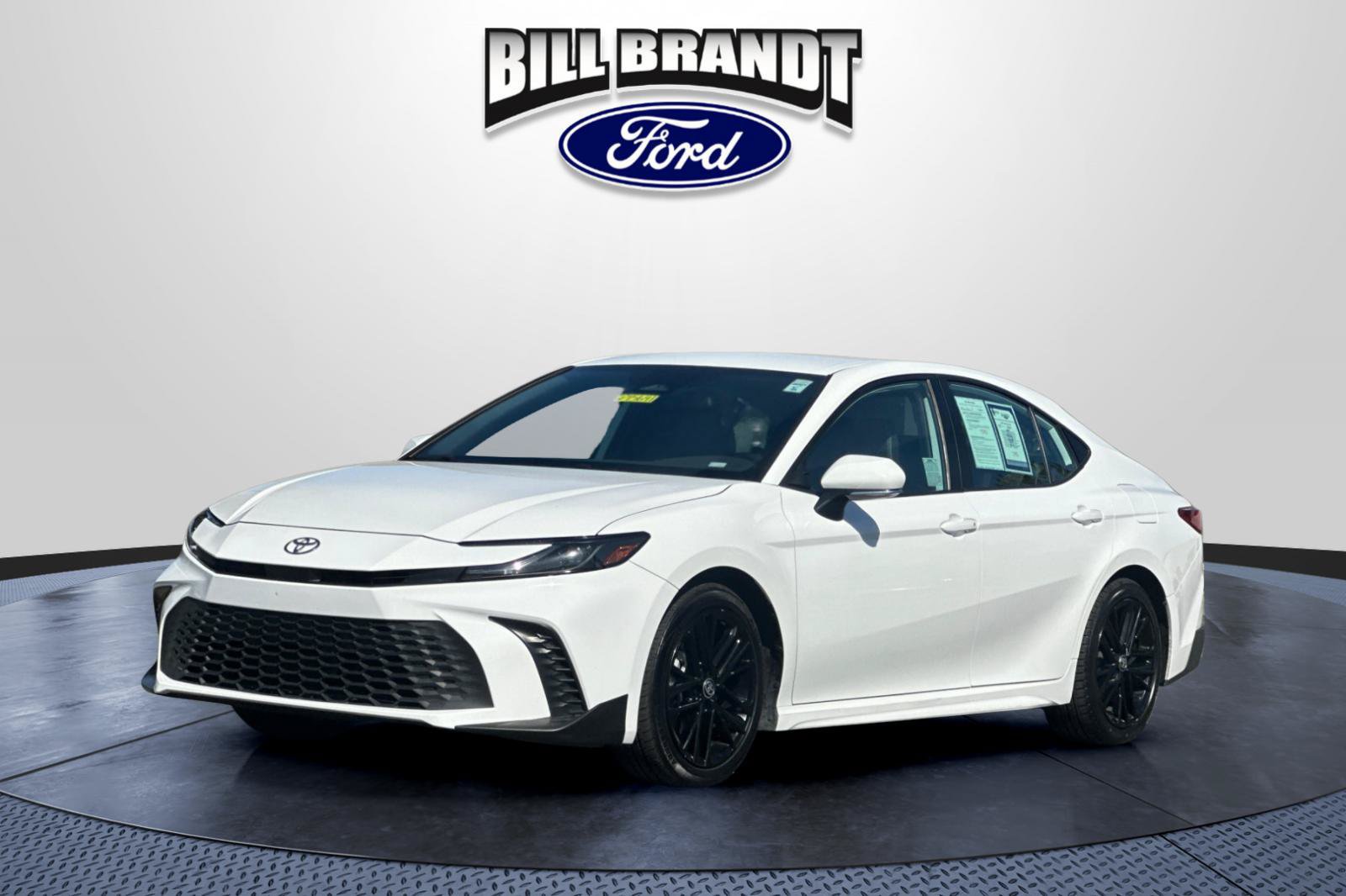 Used 2025 Toyota Camry SE FWD image 7