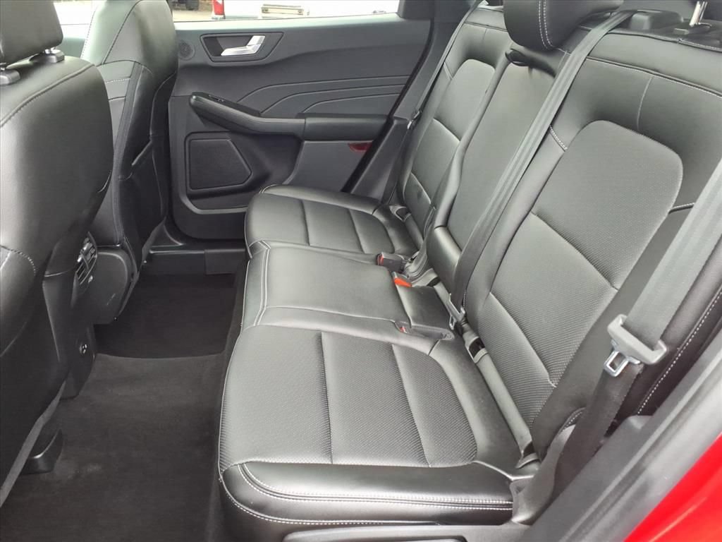 Certified 2022 Ford Escape SEL w/ Technology Package AWD/4WD image 17