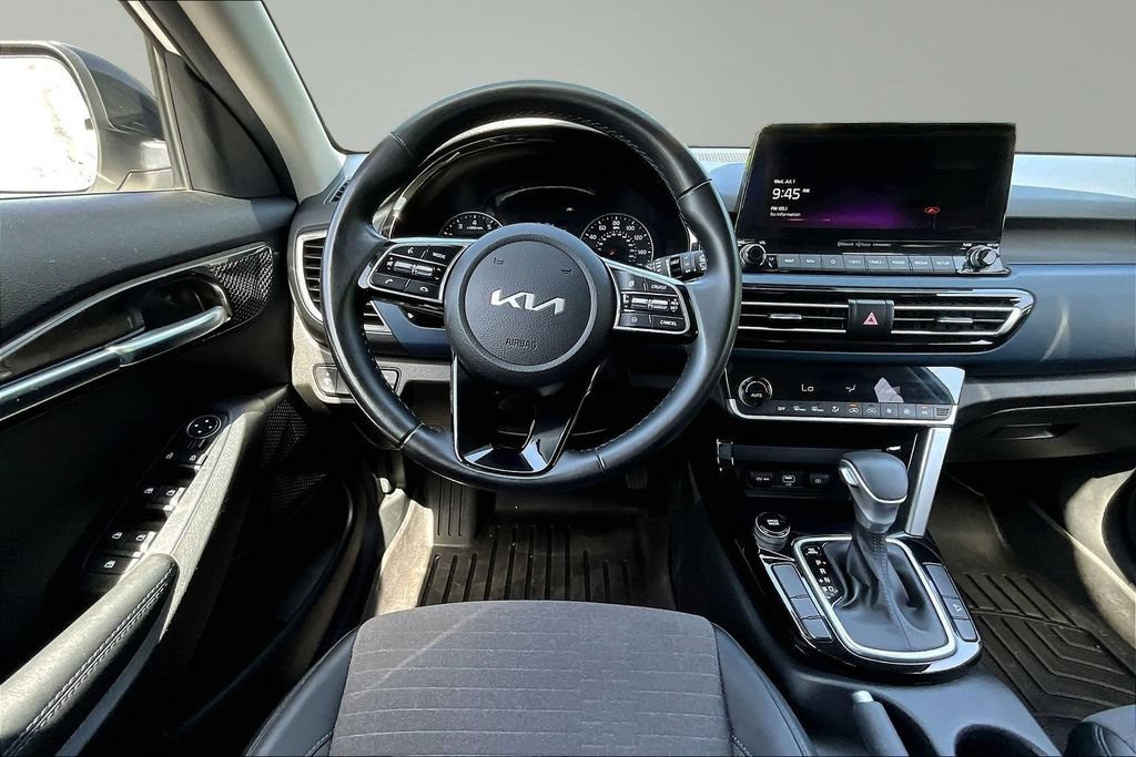 Used 2023 Kia Seltos S w/ Navigation Package FWD image 8