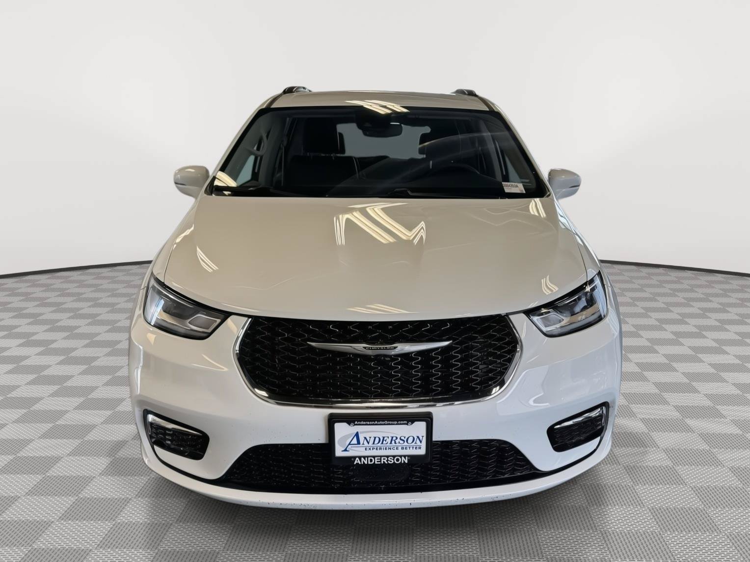 Used 2022 Chrysler Pacifica Touring-L AWD/4WD image 4