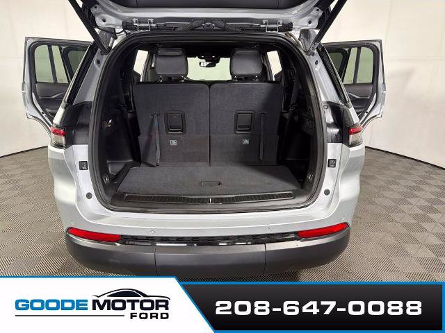 Used 2023 Jeep Grand Cherokee L Laredo AWD/4WD image 20