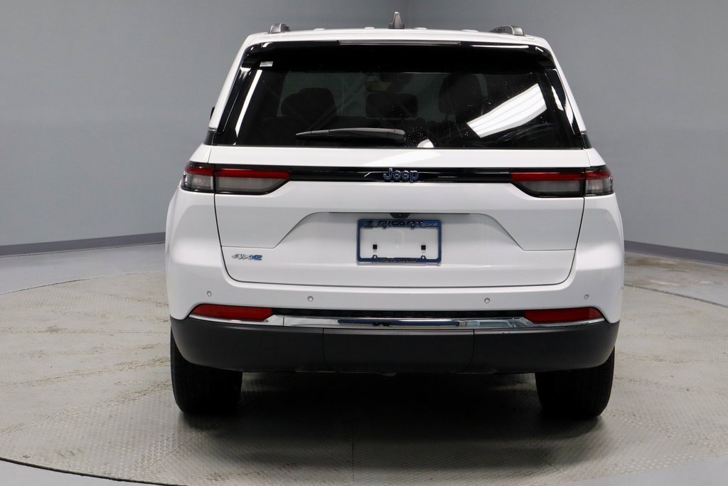 Used 2024 Jeep Grand Cherokee Limited 4xe image 10