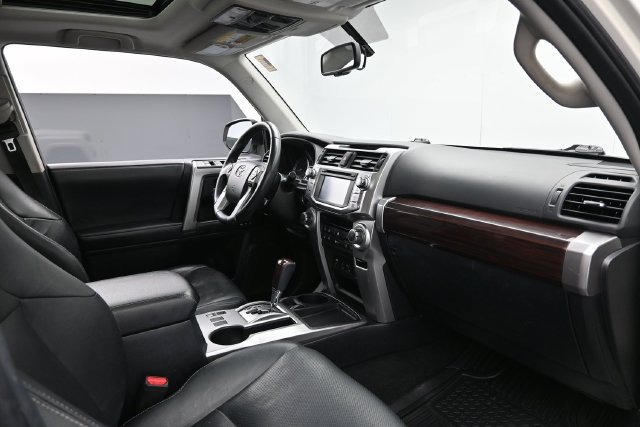 Used 2018 Toyota 4Runner Limited RWD image 31