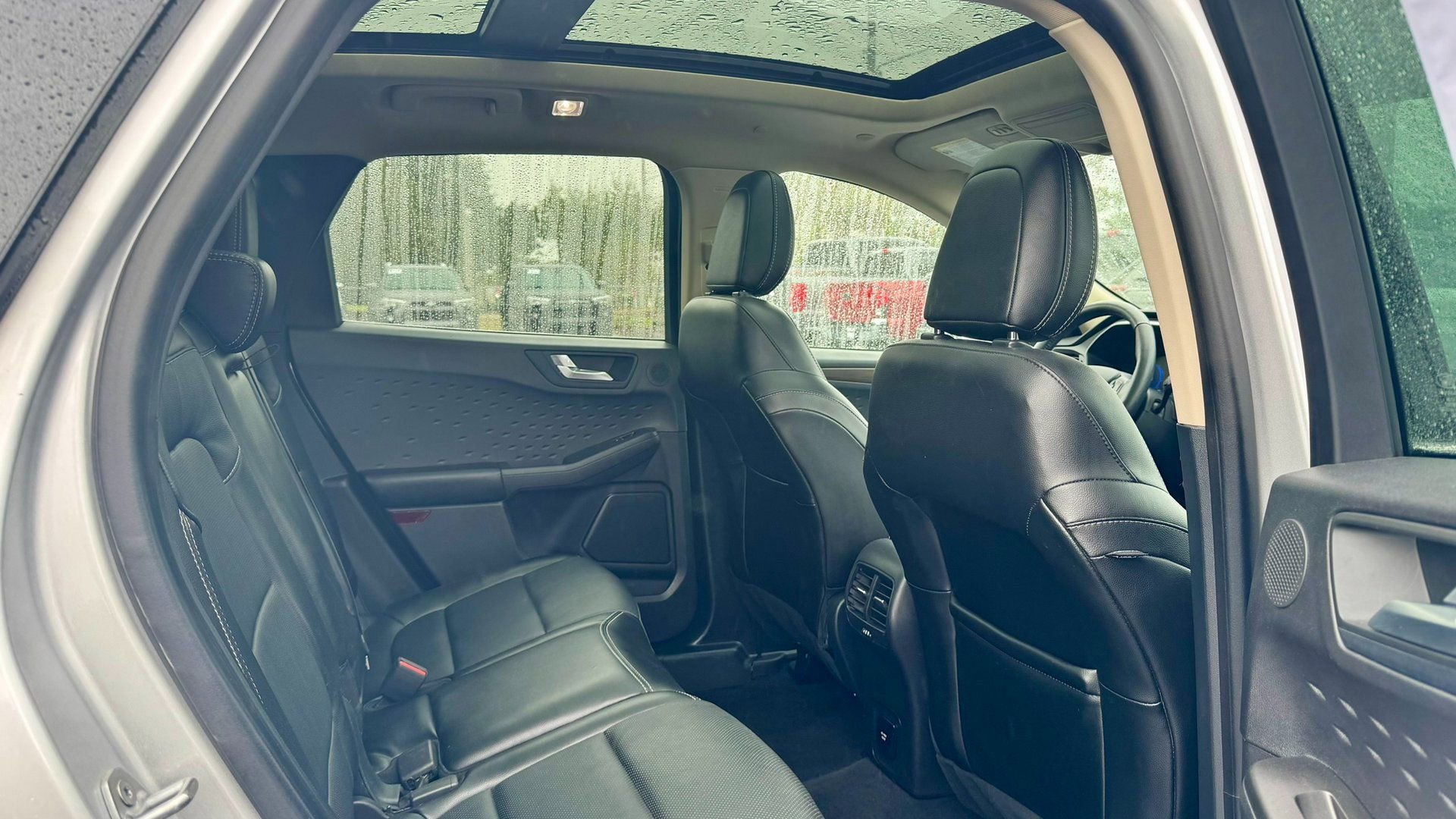 Certified 2020 Ford Escape Titanium w/ Titanium Premium Package 2.0 image 10