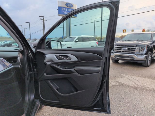 Used 2021 Chevrolet Traverse LT image 27