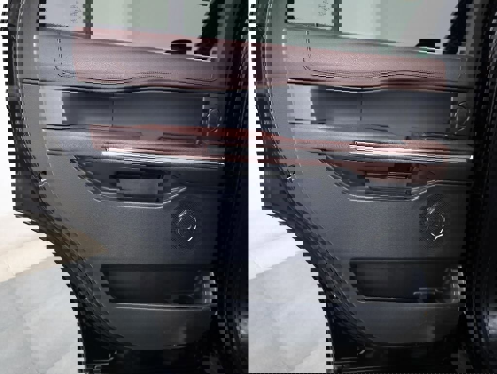 Certified 2024 Ford Expedition Limited image 12