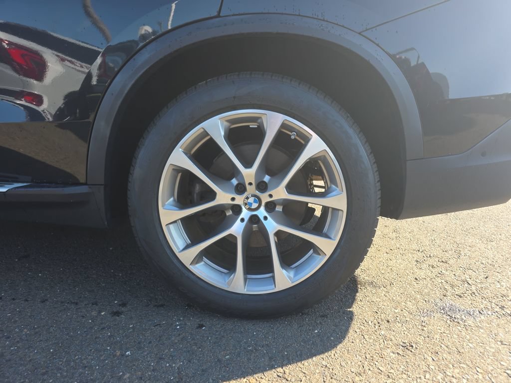 Used 2023 BMW X5 xDrive40i w/ Premium Package AWD/4WD image 13