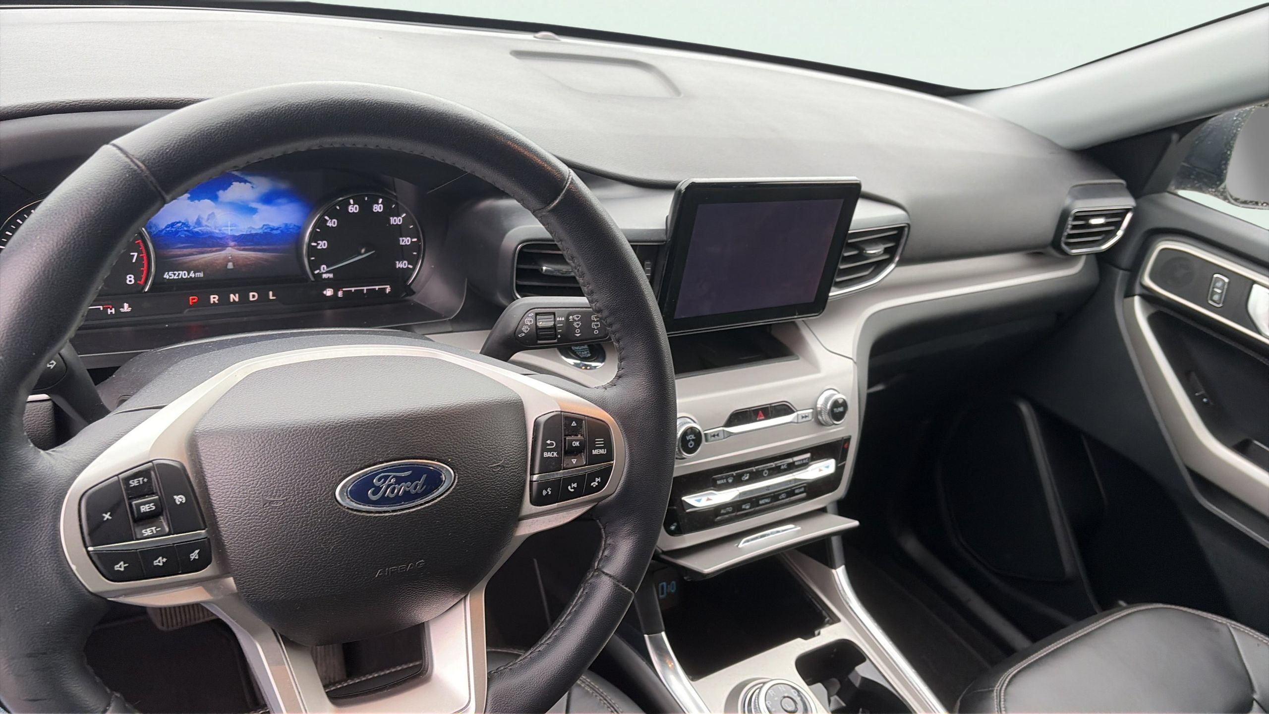 Certified 2023 Ford Explorer XLT w/ Equipment Group 202A AWD/4WD image 21
