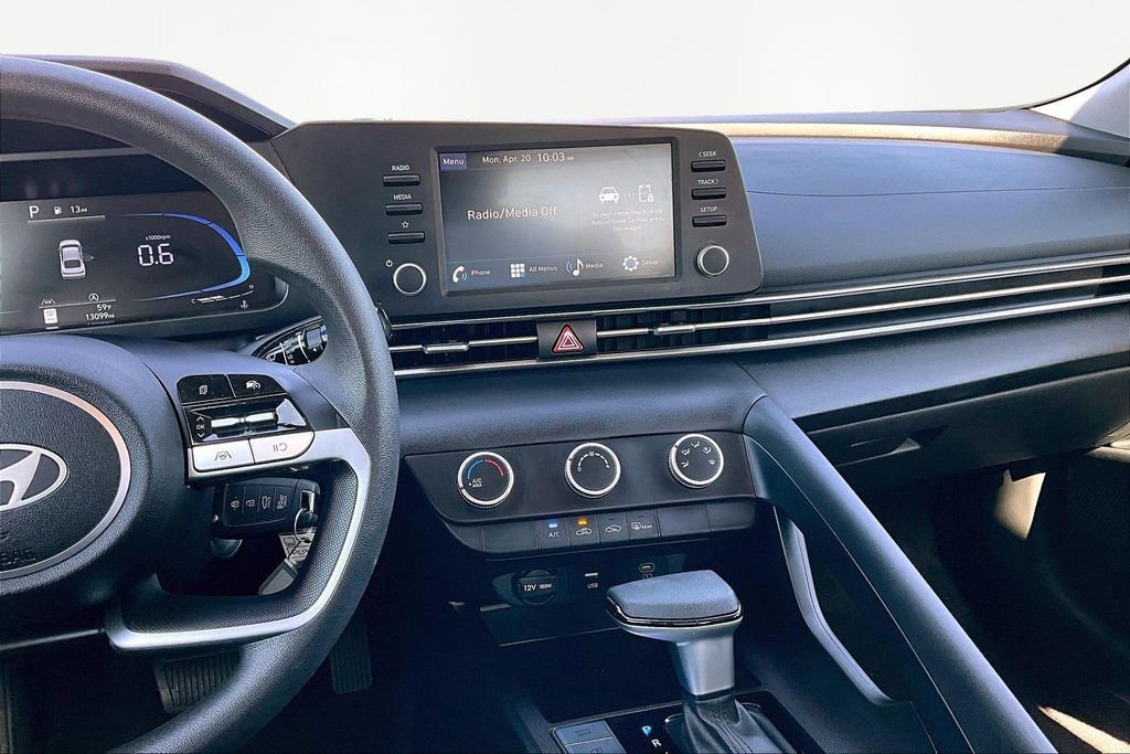 Used 2024 Hyundai Elantra SE image 8