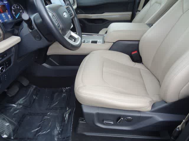 Certified 2024 Ford Expedition Limited RWD image 6