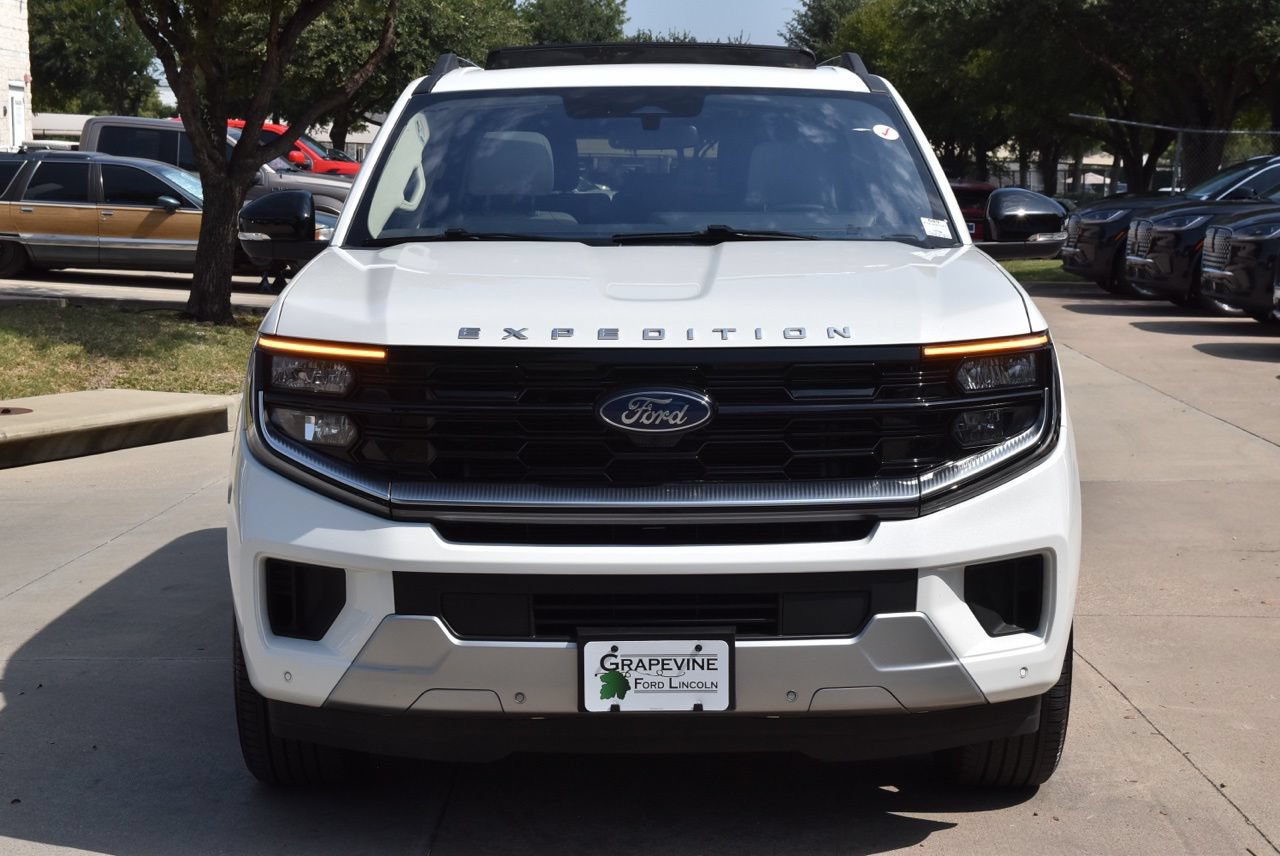 Certified 2025 Ford Expedition Max Platinum w/ Platinum Ultimate Package AWD/4WD image 3