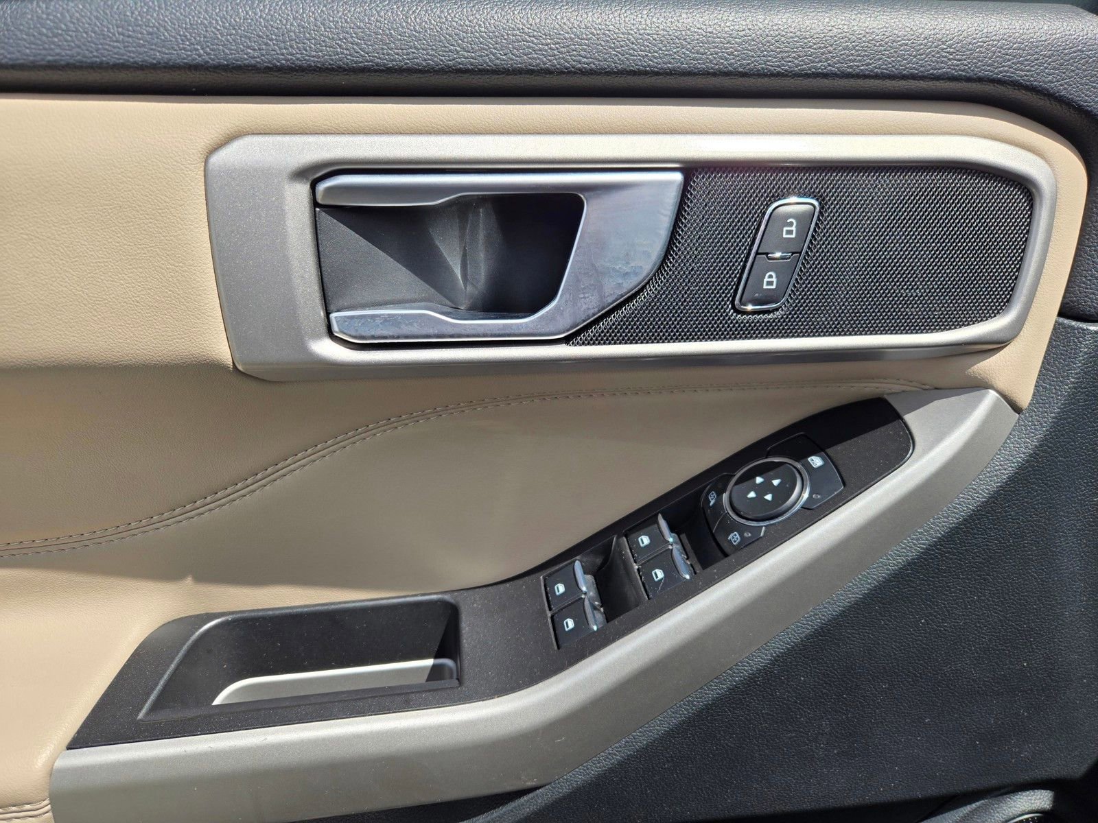 Certified 2024 Ford Explorer XLT w/ Equipment Group 202A AWD/4WD image 20