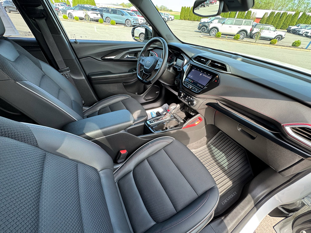 Used 2022 Chevrolet TrailBlazer RS w/ Technology Package AWD/4WD image 12