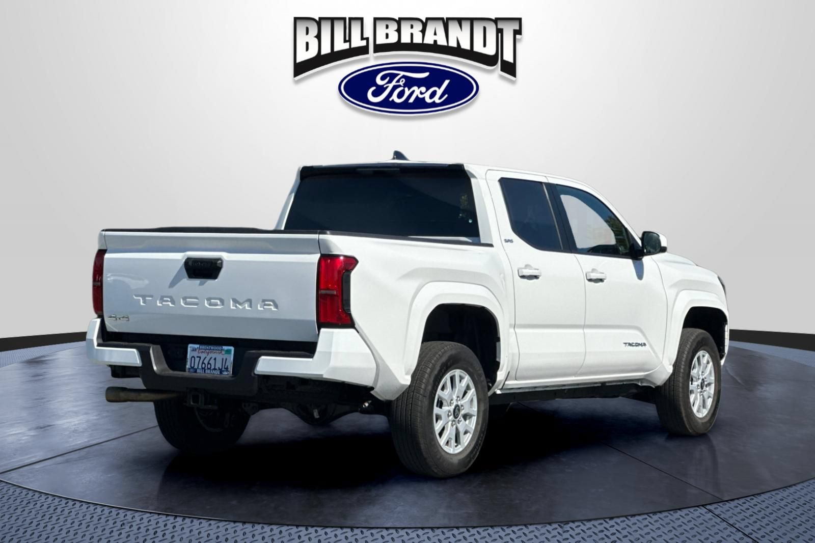 Used 2026 Toyota Tacoma SR5 AWD/4WD image 3
