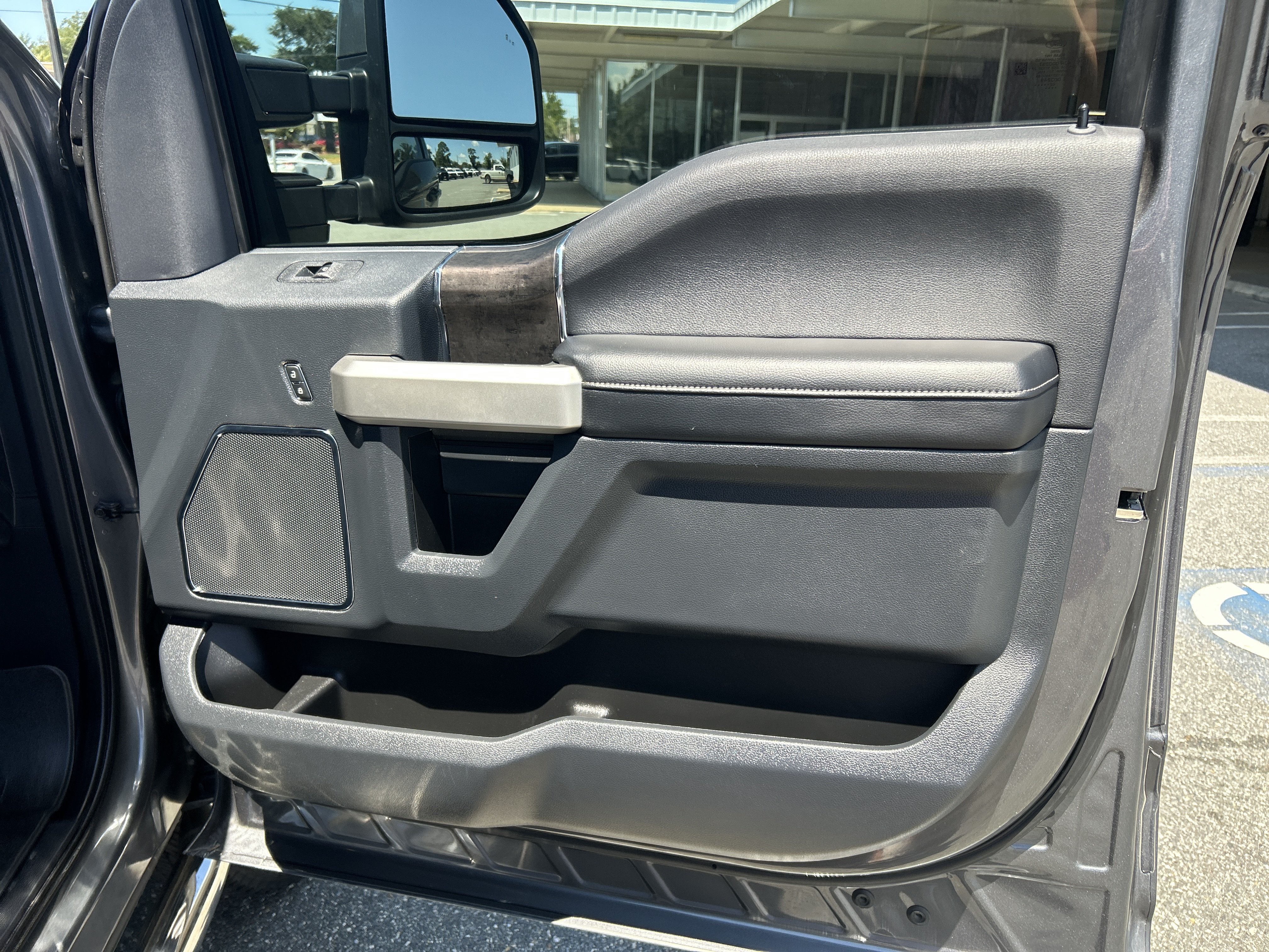 Certified 2022 Ford F350 Lariat w/ Lariat Ultimate Package AWD/4WD image 19