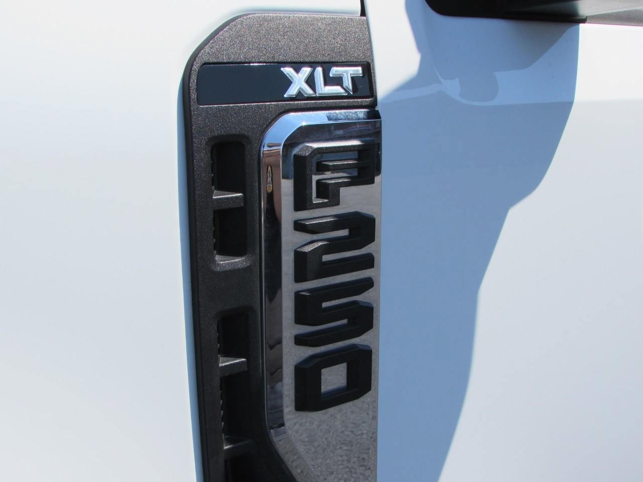 Certified 2024 Ford F250 XLT w/ FX4 Off-Road Package AWD/4WD image 32