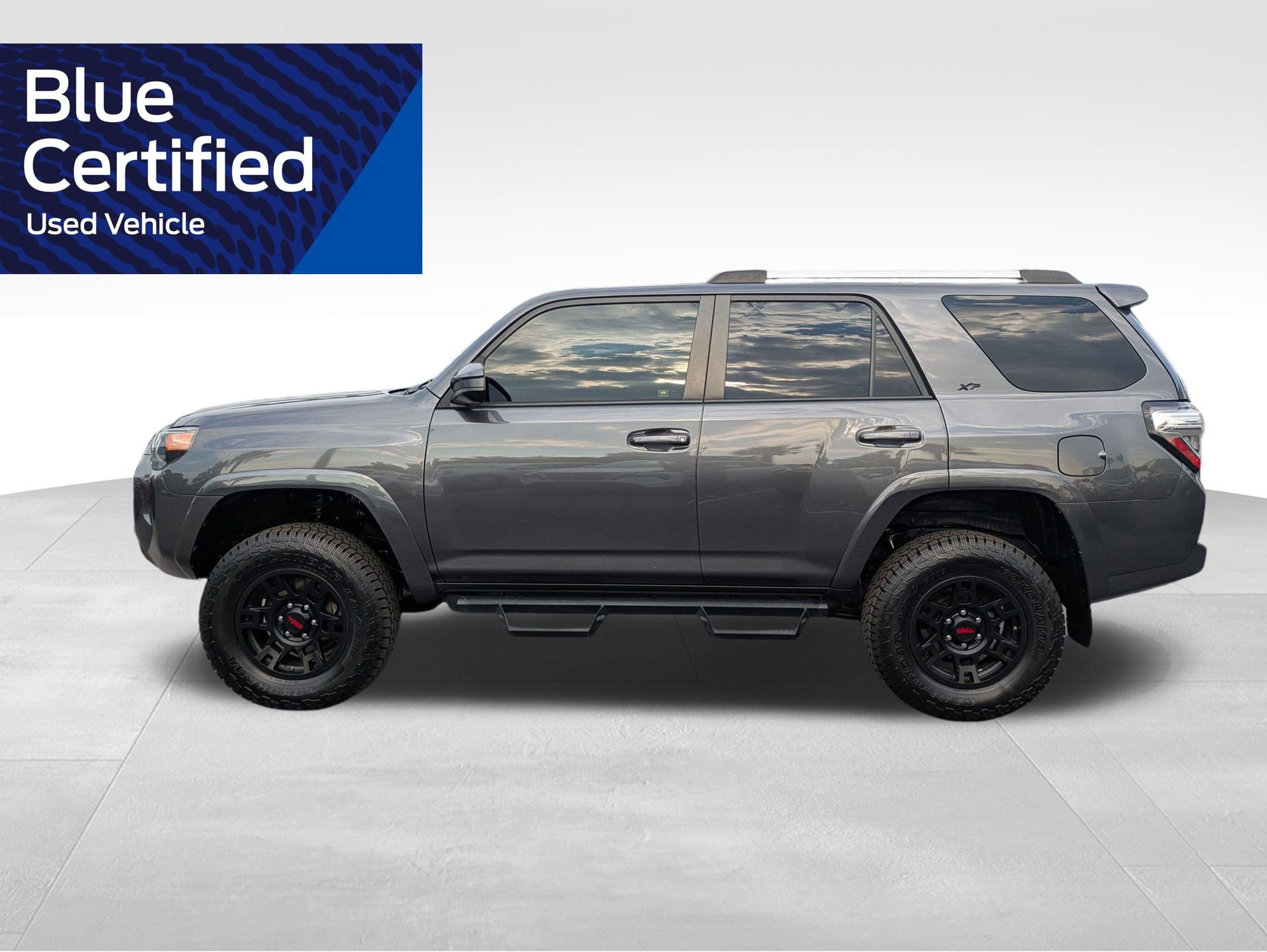 Used 2020 Toyota 4Runner SR5 AWD/4WD image 9