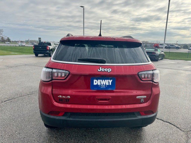 Used 2025 Jeep Compass Latitude AWD/4WD image 8