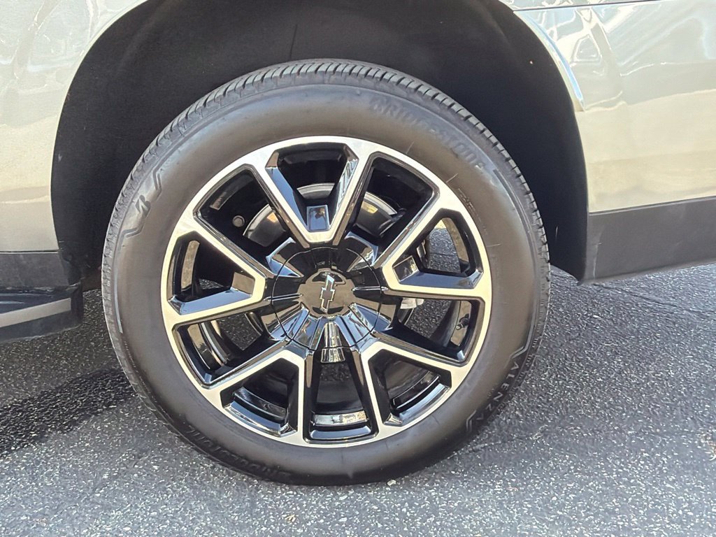 Used 2026 Chevrolet Suburban RST RWD image 20