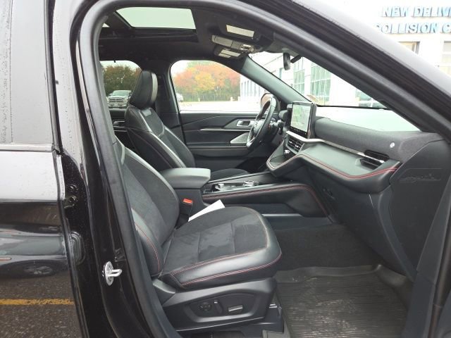 Certified 2025 Ford Explorer ST image 38