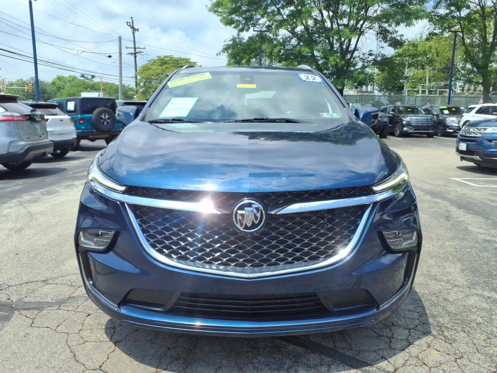 Used 2022 Buick Enclave Avenir w/ Avenir Technology Package AWD/4WD image 6
