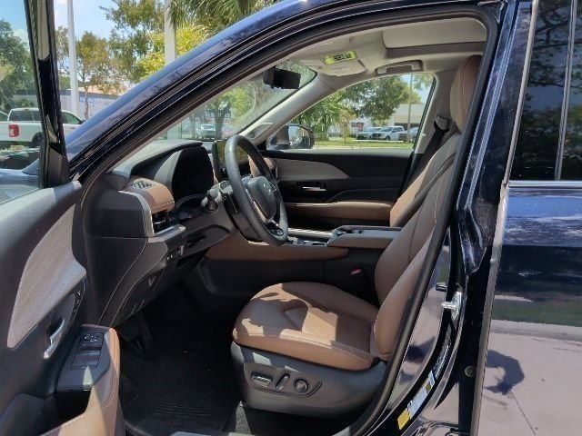 Used 2025 Toyota Grand Highlander AWD image 15