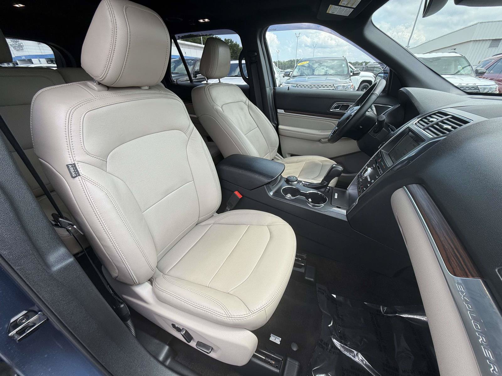 Certified 2018 Ford Explorer Limited w/ Equipment Group 301A AWD/4WD image 9