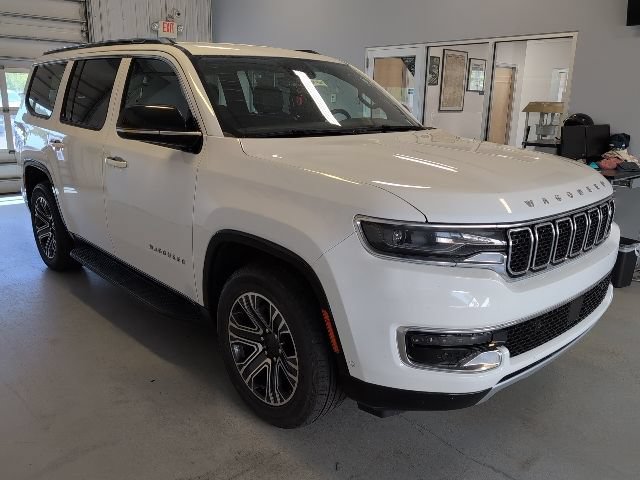 Used 2023 Jeep Wagoneer Series II AWD/4WD image 5