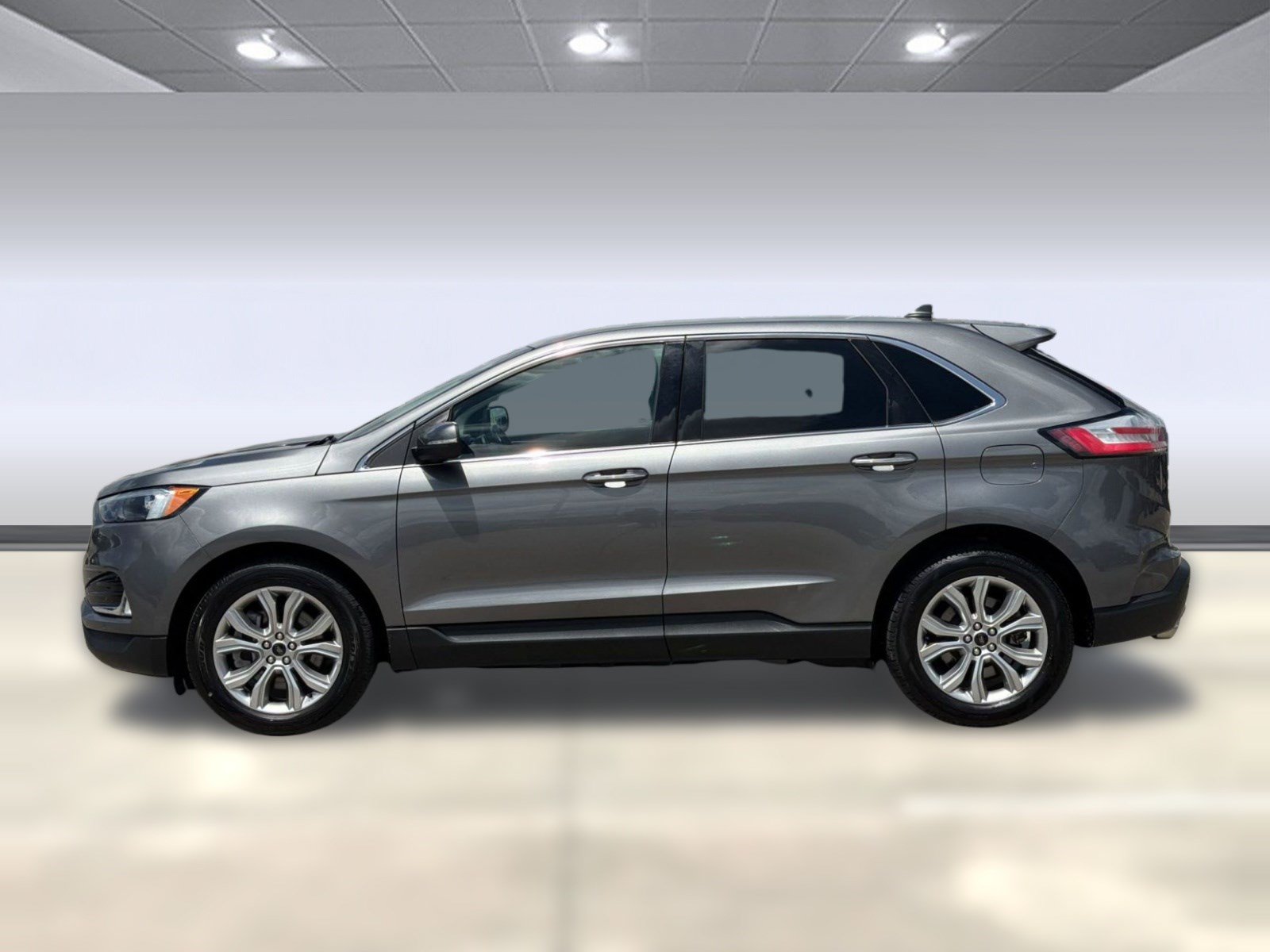 Certified 2023 Ford Edge Titanium AWD/4WD image 2