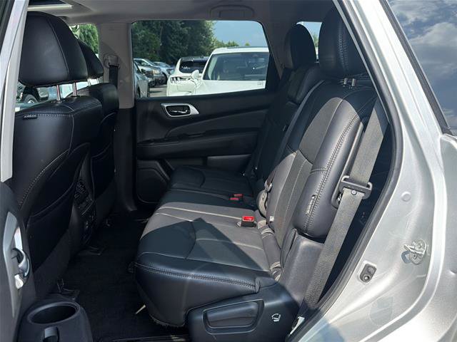 Used 2018 Nissan Pathfinder Platinum AWD/4WD image 7