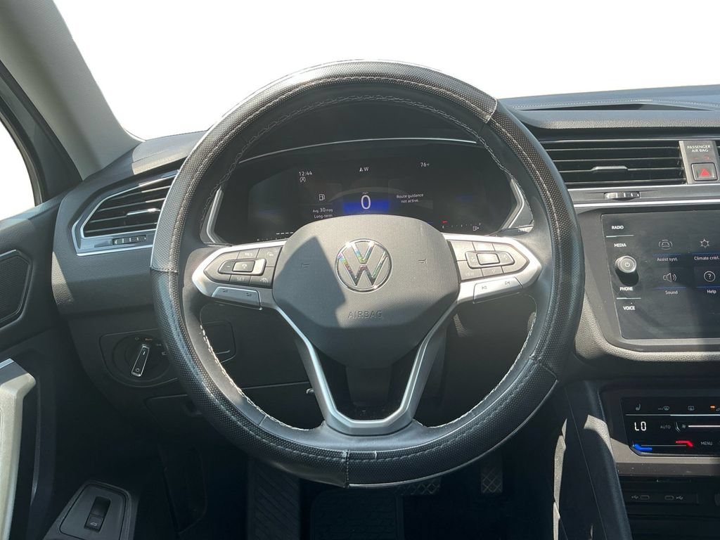 Used 2024 Volkswagen Tiguan SE FWD image 18