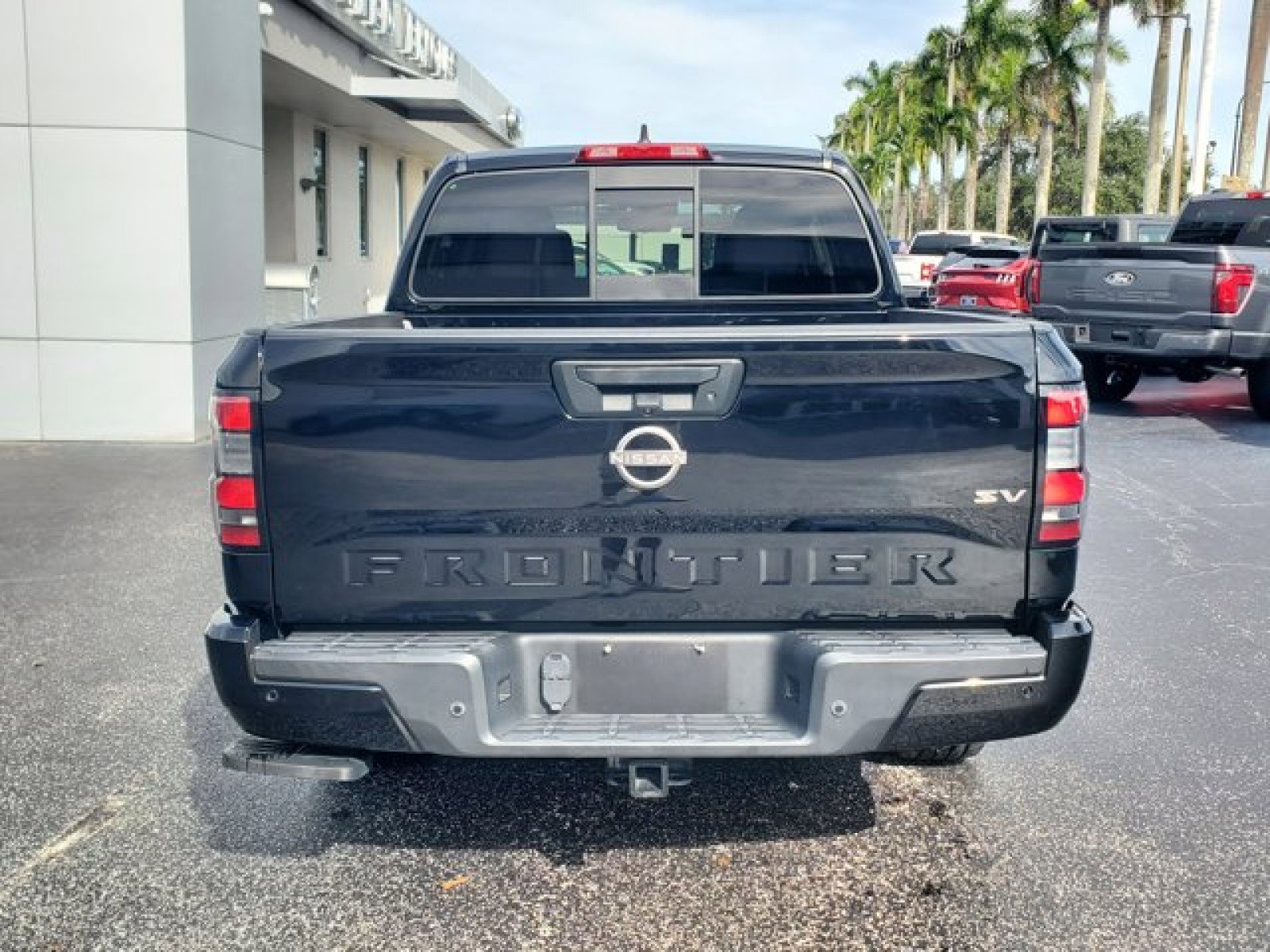 Used 2022 Nissan Frontier SV image 6