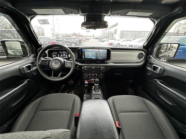 Used 2024 Jeep Wrangler Unlimited image 3