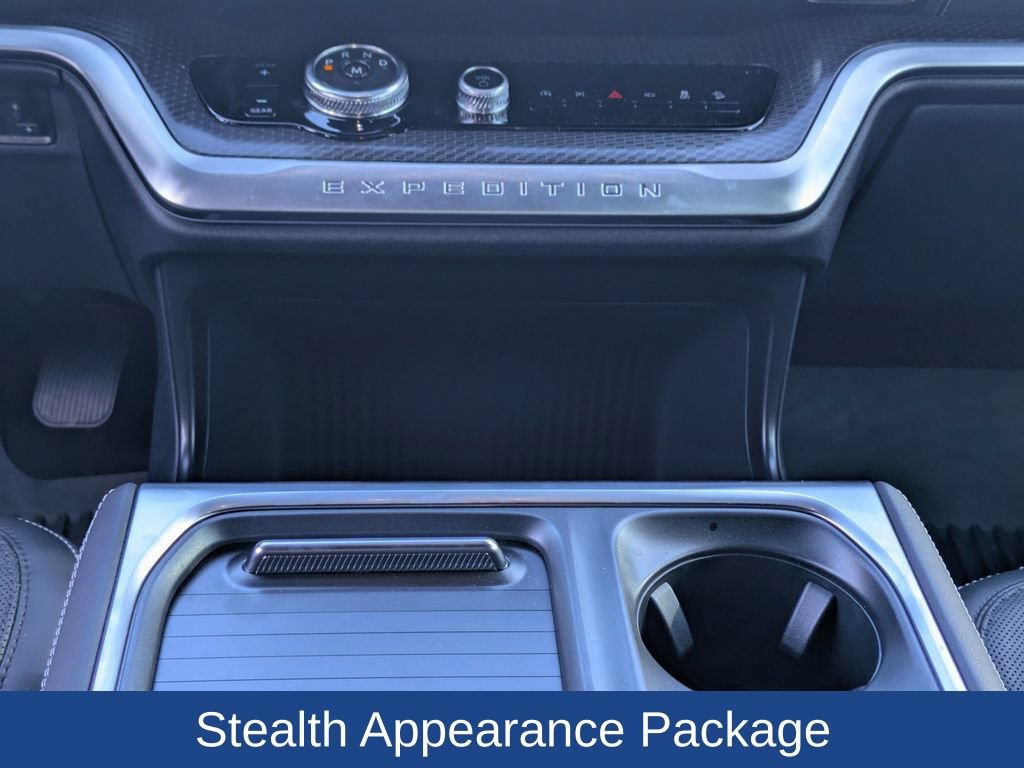 Certified 2025 Ford Expedition Max Platinum w/ Stealth Performance Package AWD/4WD image 27