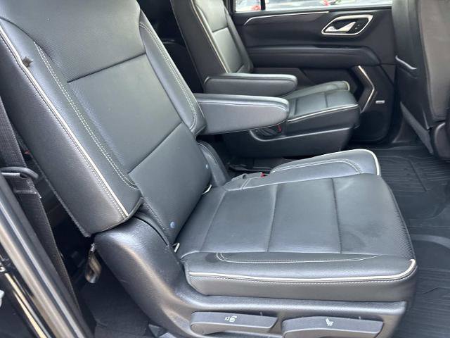 Used 2021 GMC Yukon XL SLT w/ SLT Premium Package image 12