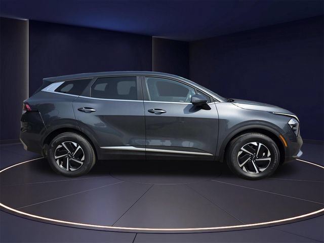 Used 2023 Kia Sportage LX AWD/4WD image 2