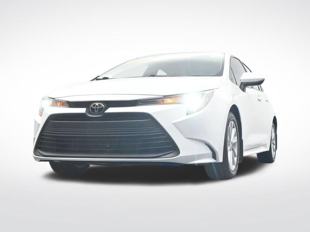 Used 2025 Toyota Corolla LE w/ LE Premium Package FWD image 32