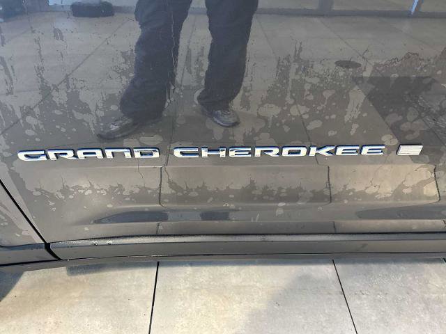 Used 2022 Jeep Grand Cherokee Limited 4xe image 31