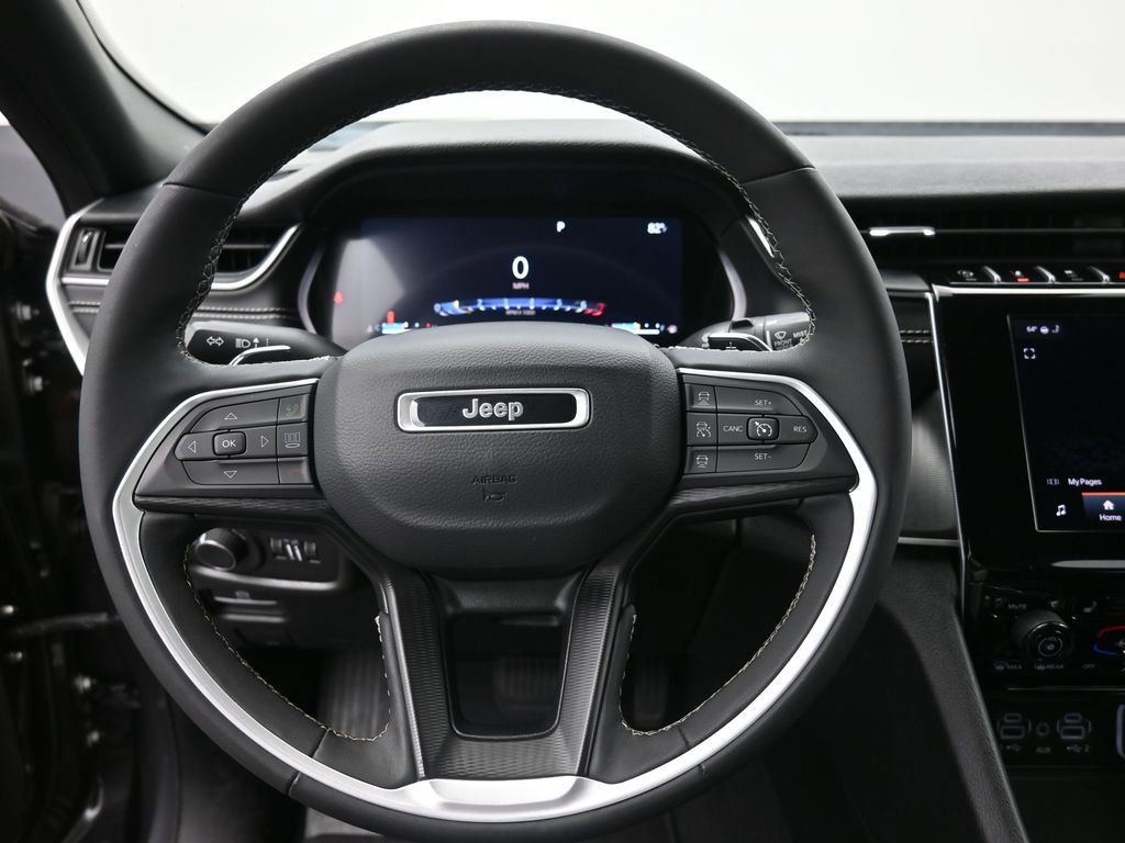 Used 2024 Jeep Grand Cherokee Altitude AWD/4WD image 7