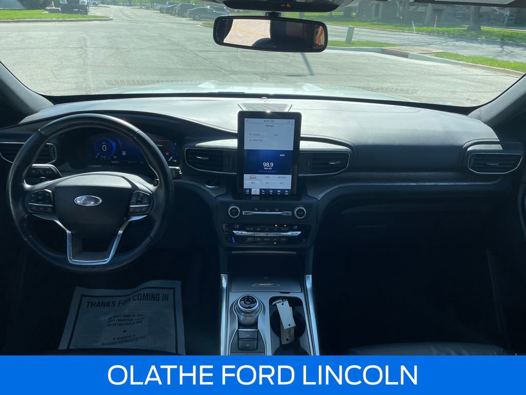 Certified 2020 Ford Explorer Platinum w/ Premium Technology Package AWD/4WD image 16