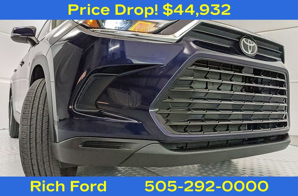 Used 2024 Toyota Grand Highlander AWD image 25