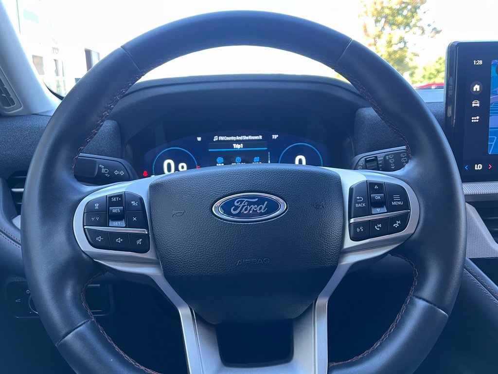 Certified 2025 Ford Explorer Active AWD/4WD image 26