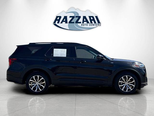Certified 2025 Ford Explorer ST-Line AWD/4WD image 2