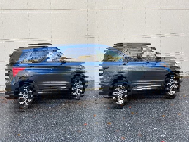 Certified 2020 Ford Explorer XLT w/ Equipment Group 202A image 2