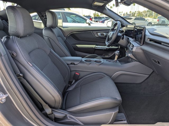 Certified 2025 Ford Mustang Coupe image 19