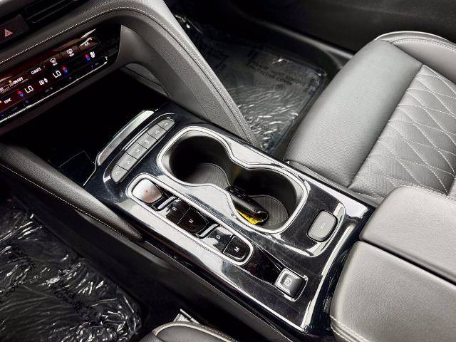 Used 2023 Buick Envision Avenir AWD/4WD image 23